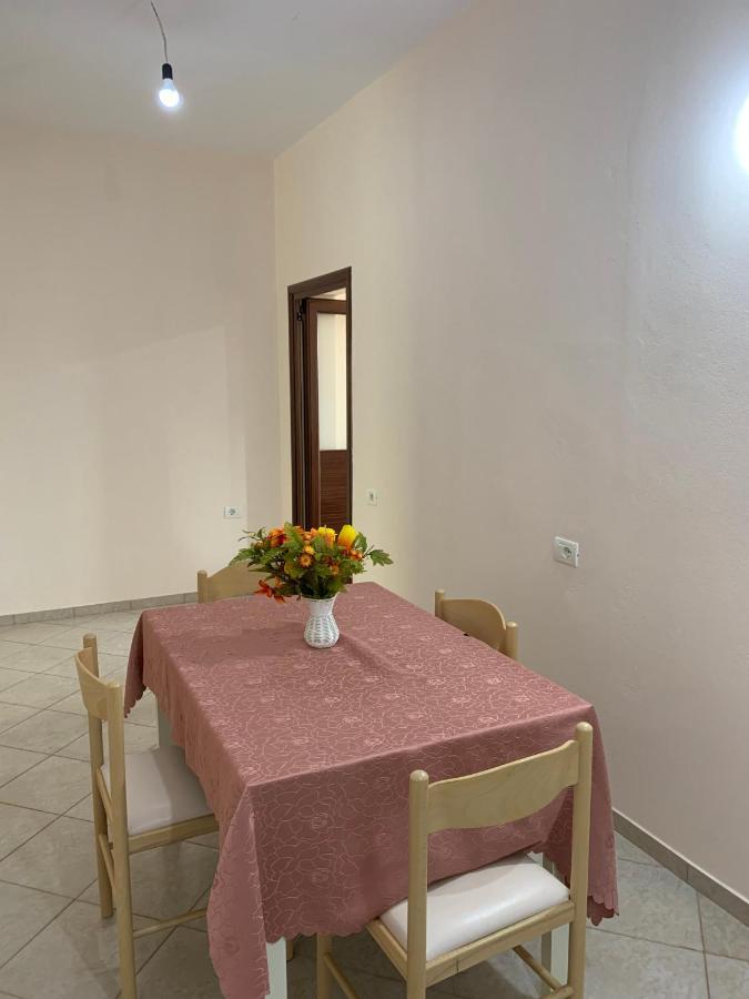 Ylli Cunaj Apartments Sarande Exterior photo